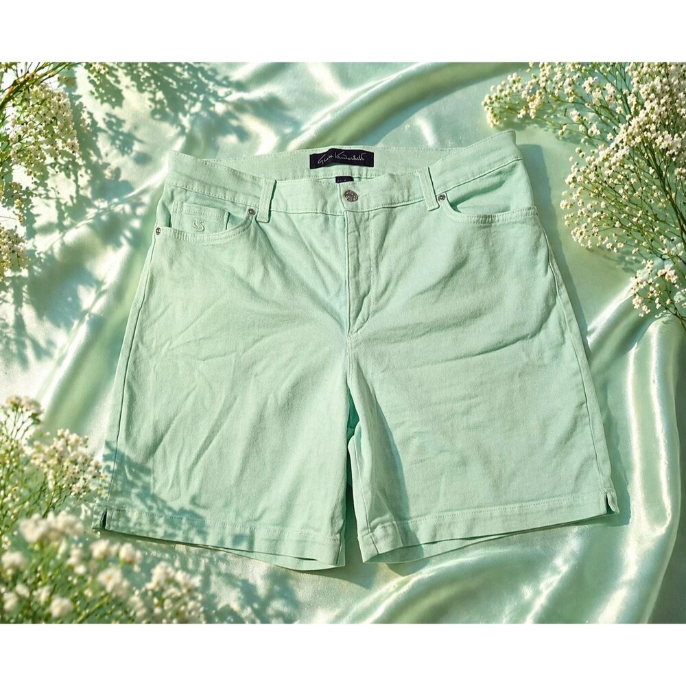 Gloria Vanderbilt Mint Green Chino Shorts Womens Casual Summer Size 14 Classic